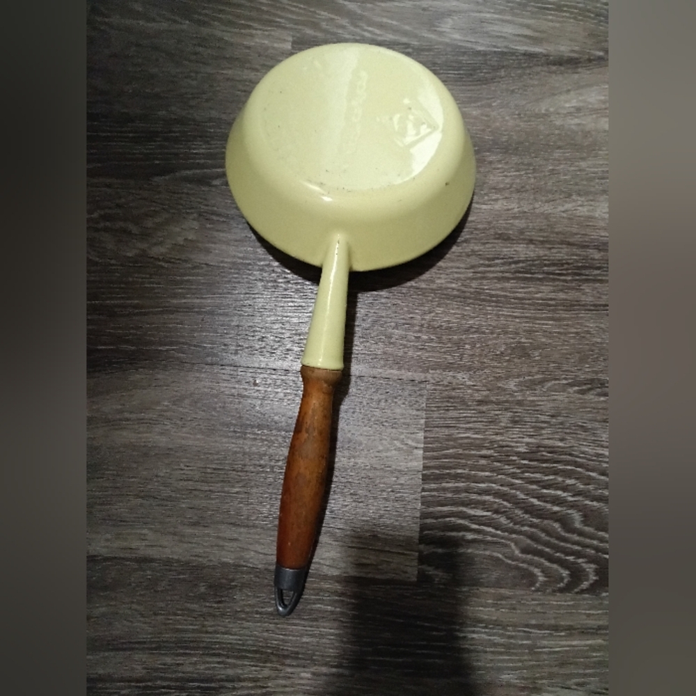 Vintage Le Creuset Yellow Enameled Cast Iron Pan 1960's-1970's - Picture 2 of 13
